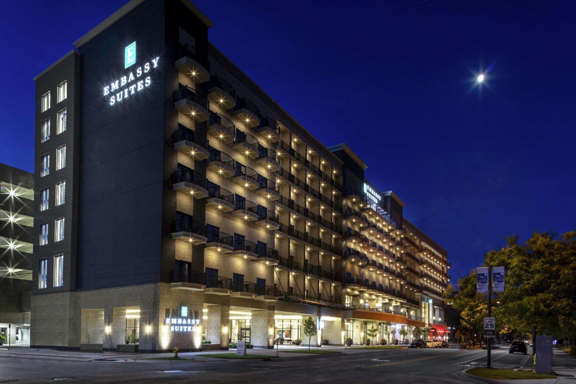 Embassy Suites By Hilton Grand Rapids Downtown Dış mekan fotoğraf